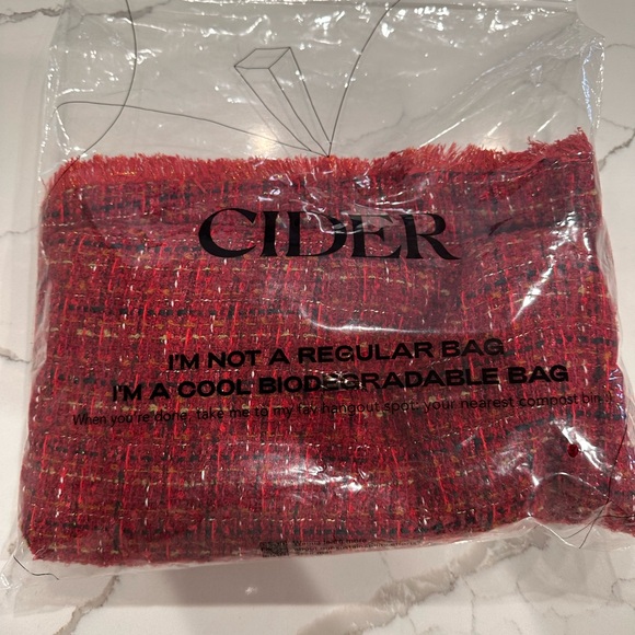 🌸Cider Size 1x Mini Skirt. Red with sparkle. NWT🌸 - Picture 2 of 7